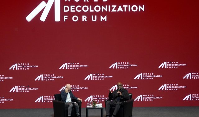 Lilian Thuram, futbolcuların ırkçılık konusunda söz alması gerektiğine inanıyor: