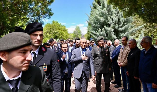 Malatya'da 25 yıl önce düşen CASA uçağında şehit olan 34 asker anıldı