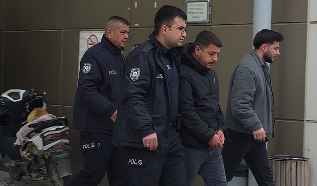 Manisa'da kardeşinin bıçakladığı iddia edilen kişi öldü
