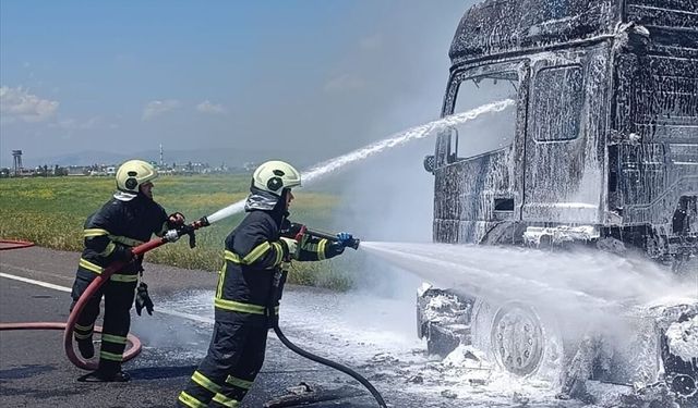 Mardin'de akaryakıt yüklü tankerde çıkan yangın söndürüldü