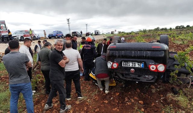 Mardin'de devrilen otomobildeki 1 kişi öldü, 2 kişi yaralandı