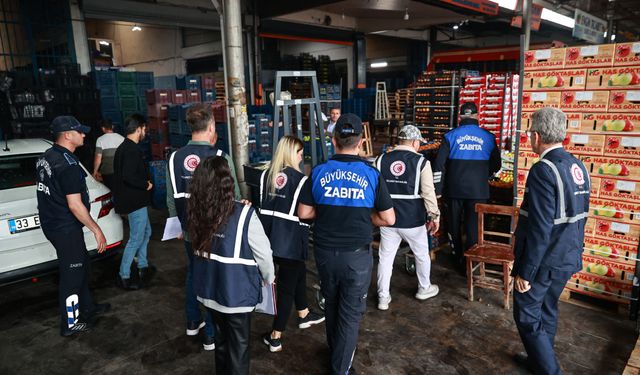 Mersin'de Kurban Bayramı öncesi sebze meyve halinde denetim yapıldı