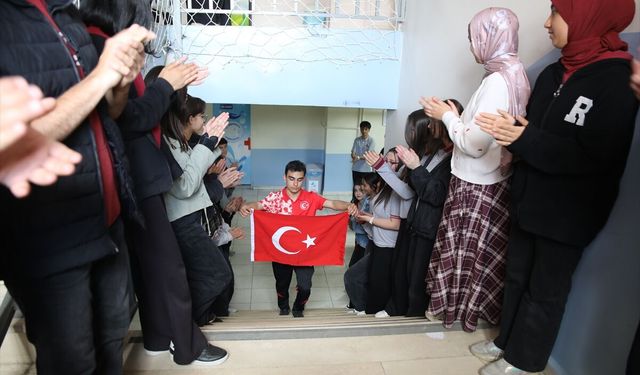 Milli bilek güreşçi 15 yaşındaki Taha'nın hedefi dünya şampiyonluğu