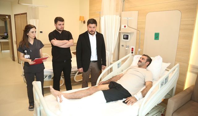 Mühendisin tohum makinesine kaptırdığı bacağı, mikrocerrahiyle kesilmekten kurtarıldı