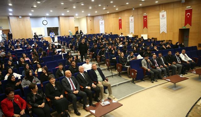 Muş'ta '7 Bölge 7 Çözüm Muş Ulusal Gençlik Zirvesi' yapıldı