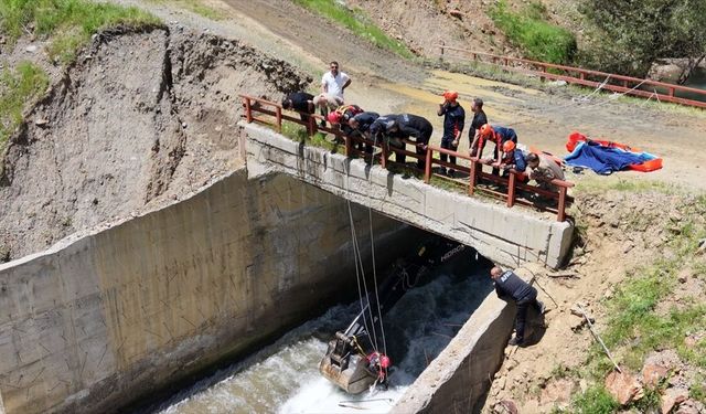 Muş'ta dereye düşerek kaybolan kadının cansız bedenine ulaşıldı