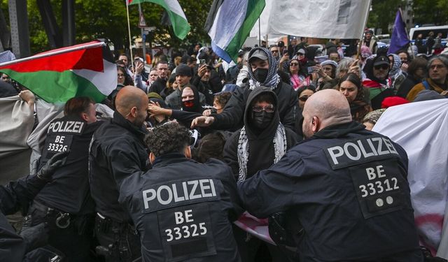 Nekbe'nin 78. yılında Almanya'da Filistin ile dayanışma yürüyüşü yapıldı