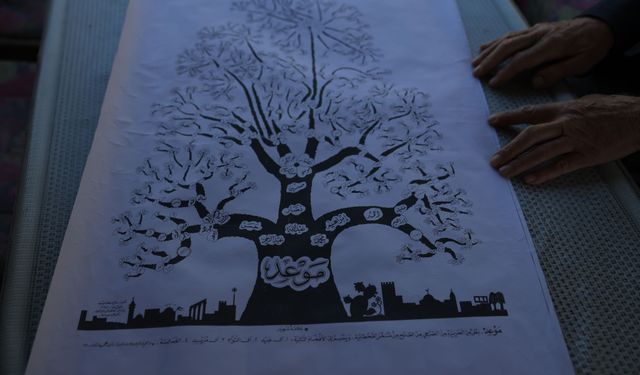 Nekbe'nin 85 yaşındaki tanığı, göç hikayesini belgelerle bugüne aktarıyor