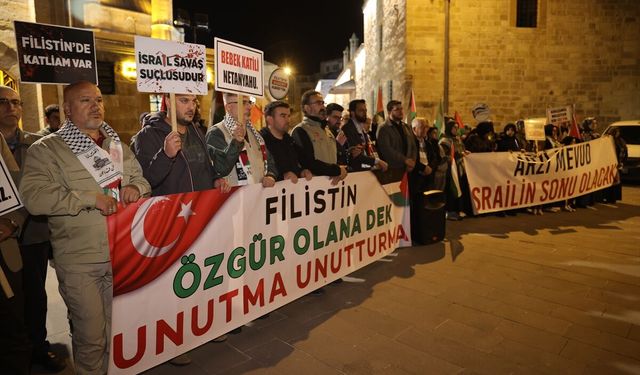 Nevşehir'de İsrail'in Küresel Sumud Filosu'na saldırısına tepki gösterildi