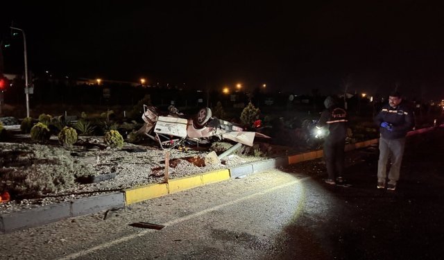 Niğde'de iki otomobilin çarpıştığı kazada 2'si ağır 4 kişi yaralandı