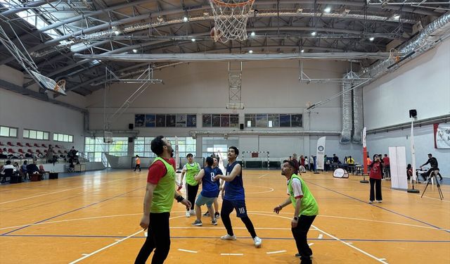 'Özel Olimpiyatlar Türkiye Doğu Anadolu Bölge Oyunları'nın madalya töreni yapıldı