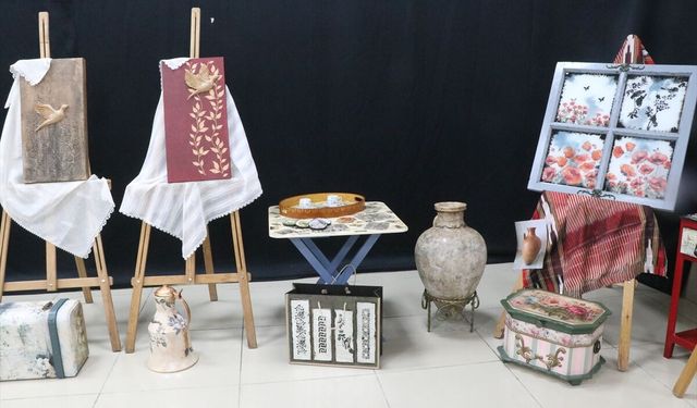 Rize'de geri dönüşüm temalı 'Başkalaşım' sergisi açıldı