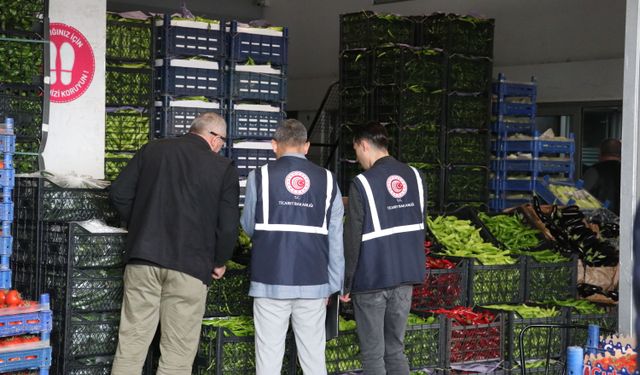 Sakarya'da Kurban Bayramı öncesi sebze meyve halinde denetim yapıldı