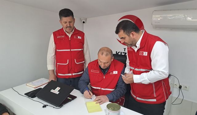 Sakarya'da özel gereksinimli bireyler Türk Kızılaya kurban bağışında bulundu