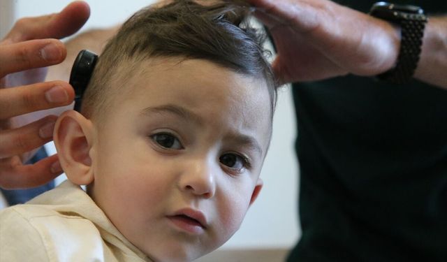 Şanlıurfa'da iki bebek biyonik kulak ameliyatıyla ilk kez duymaya başladı