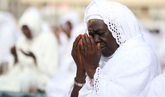 Senegal'de Kurban Bayramı namazı kumsalda kılındı