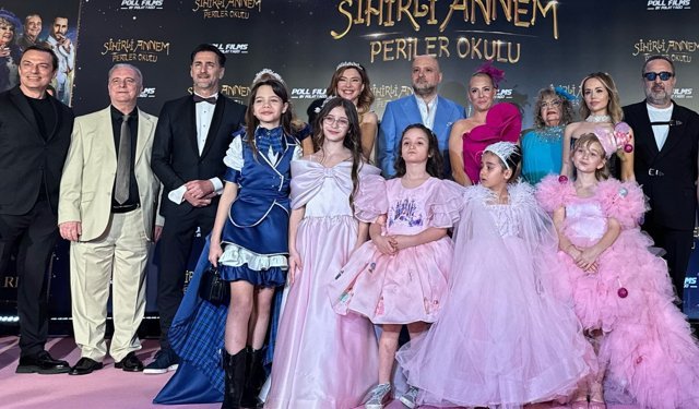 'Sihirli Annem Periler Okulu' filminin galası Zorlu PSM'de yapıldı