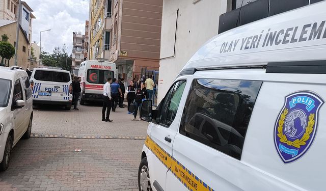 Siirt'te apartmanın 5. katından düşen kadın öldü