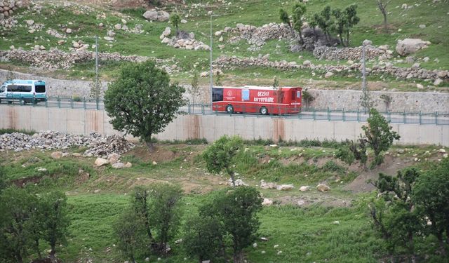 Şırnak'ta 'Gezici Kütüphane' bir yılda 60 köydeki öğrencilerin kitapla buluşmasını sağladı