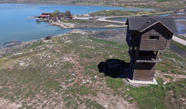 Sivas'taki Tödürge Gölü kar suyu ve bahar yağışlarının ardından taştı