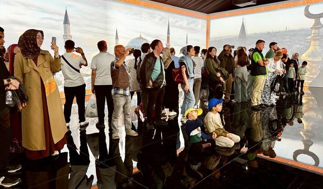 Sultanahmet'teki İstanbul'un fethini anlatan görsel deneyim çadırına yoğun ilgi