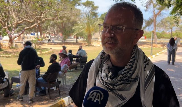 Sumud Kara Konvoyu aktivistleri tek amaçlarının Gazze'ye insani yardım ulaştırmak olduğunu vurguladı
