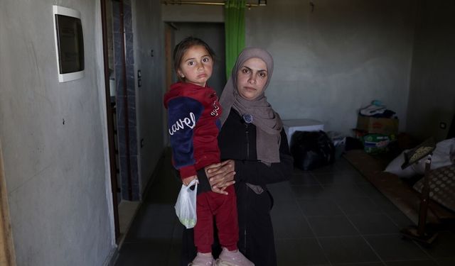 Suriyeli 4 çocuk annesi kadın yaklaşık 1 yıldır İsrail'in alıkoyduğu eşine kavuşmayı bekliyor