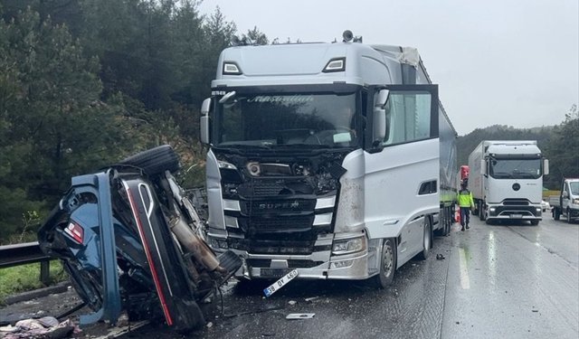 Tarsus-Pozantı Otoyolu'nda zincirleme kazada 1 kişi hayatını kaybetti, 5 kişi yaralandı