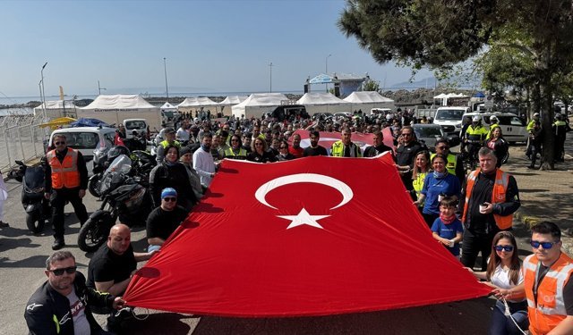 Tekirdağ'da motosiklet tutkunları, Anneler Günü ve Kakava Şenliği dolayısıyla tur düzenledi