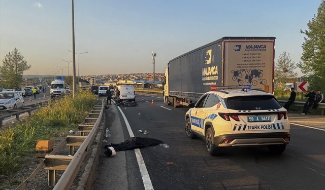Tekirdağ'da motosikletin bariyerlere çarptığı kazada 1 kişi öldü