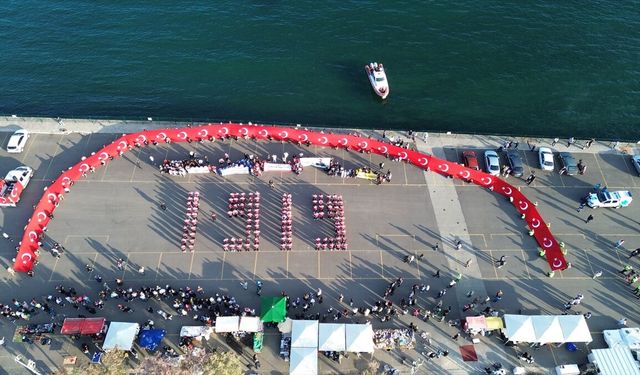 Tekirdağ'da polisler ve sporcular 1919 koreografisi oluşturdu