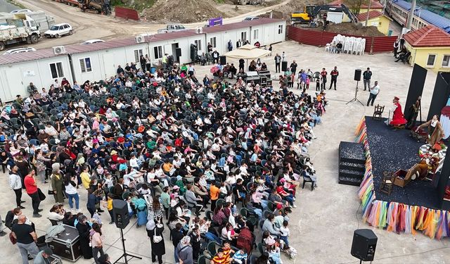 'Tiyatro Treni' Malatya'da izleyiciyle buluştu