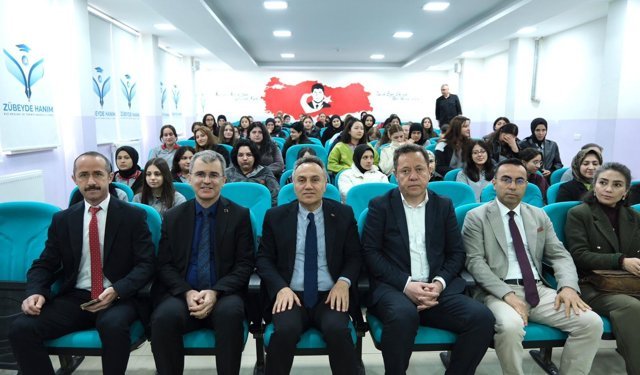 TOGÜ'de lise öğrencileri 'aday öğrenci kimlik kartı' ile üniversiteyi yakından tanıyor