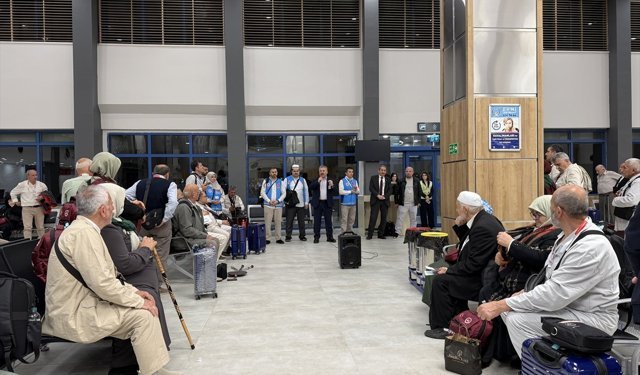 Trabzon'da hacı adayları dualarla kutsal topraklara uğurlandı