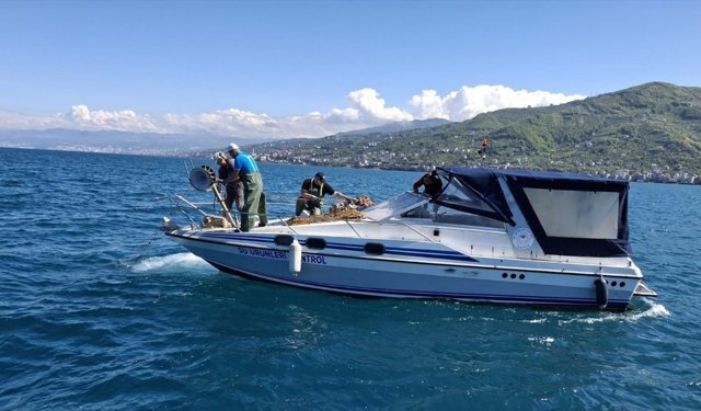 Trabzon'da kalkan balığı denetimlerinde 3 bin metre ağa el konuldu