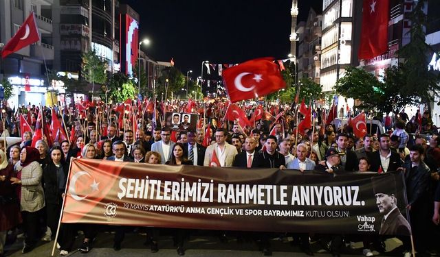 Trakya'da 19 Mayıs yürüyüş, konser ve fener alayıyla kutlandı