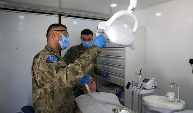 TSK'nın Mobil Diş Ünitesi, İzmir'de tanıtıldı