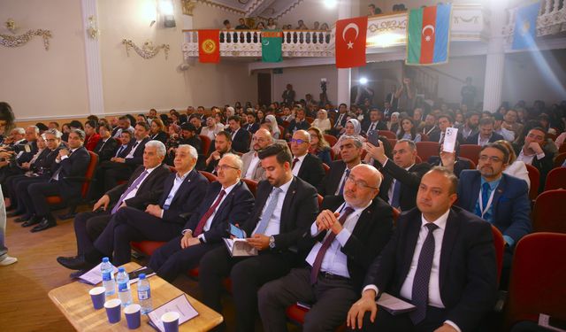 Türk dünyasının genç akademisyenleri Azerbaycan'da buluştu