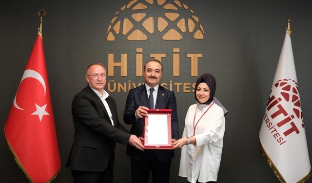 Türk Kızılaydan Hitit Üniversitesine gümüş madalya