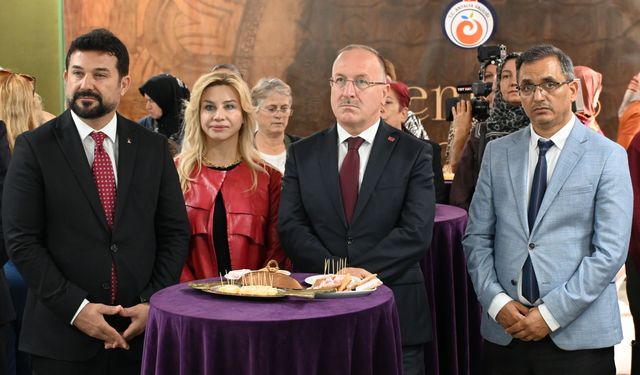 Türk mutfağının geleneksel lezzeti lokum Antalya'da tanıtıldı