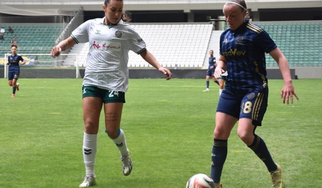 Turkcell Kadın Futbol Süper Ligi'nde Fenerbahçe şampiyonluğunu ilan etti