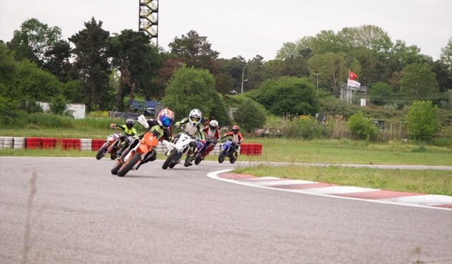 Türkiye Süpermoto ve Motomini Şampiyonası'nın 1. ayağı Kocaeli'de yapıldı
