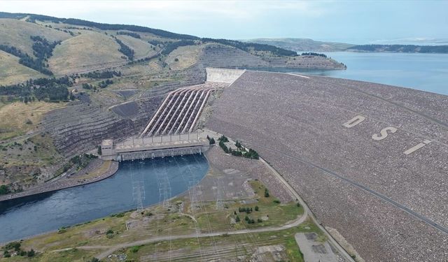 Türkiye'de nisanda hidrolik santrallerden elektrik üretimi tüm zamanların en yüksek seviyesine ulaştı