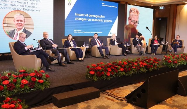 Üsküp'te 'Değişime Öncülük Etmek' Konferansı devam ediyor