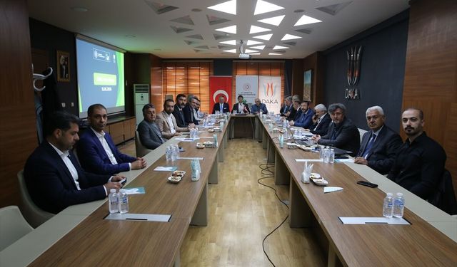 Van'da İran ile ekonomik ilişkilerin konuşulduğu toplantı yapıldı