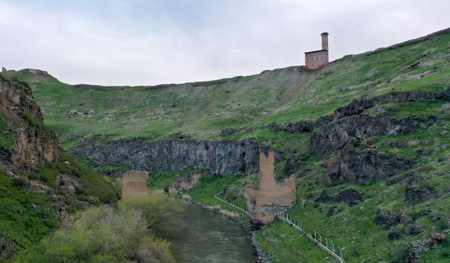 Yeniden ayağa kaldırılacak Ani Köprüsü yüzyılların mirasını taşıyor