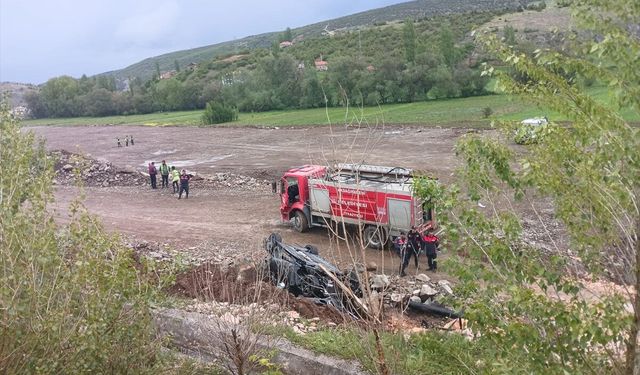 Yozgat'ta devrilen otomobildeki 4 kişi yaralandı