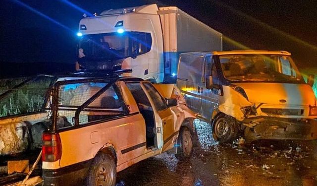 Yozgat'ta minibüsle pikabın çarpıştığı kazada 1 kişi öldü, 2 kişi yaralandı