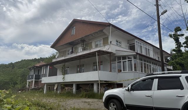 Zonguldak'ta evinde bıçaklanan kişi hayatını kaybetti