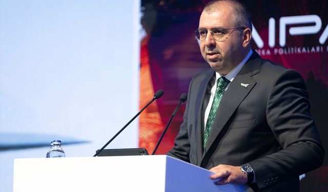 'AI Tomorrow Summit'te yapay zekanın stratejik ve sektörel etkileri ele alındı